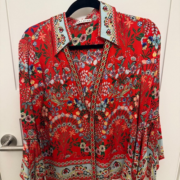 Alice and Olivia silk blouse!! - Picture 1 of 2